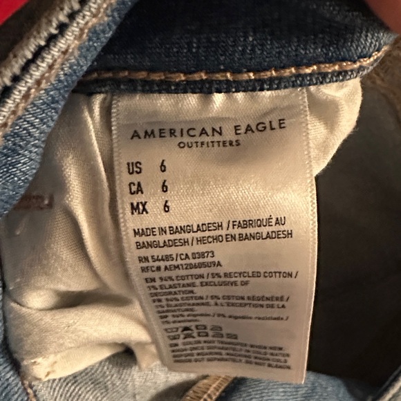 American Eagle Outfitters Women's Rolled Hem Jean Shorts - Picture 3 of 3